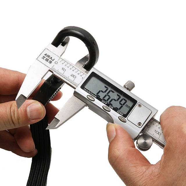 Adjustable flat bungee strap